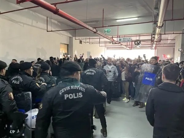 Bursa Büyükşehir Belediyesi AK Parti'ye Geçti! Şahin Biba Seçildi